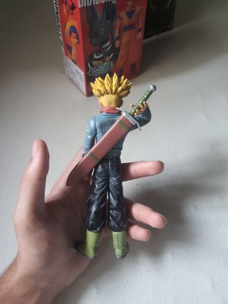 Figura trunks dragon ball