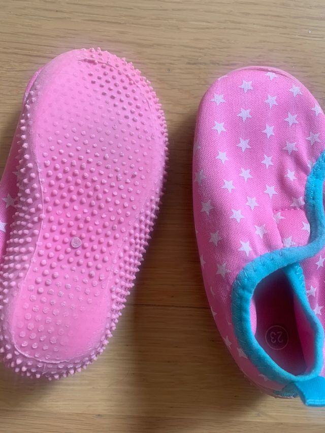 Escarpines bebé número 23