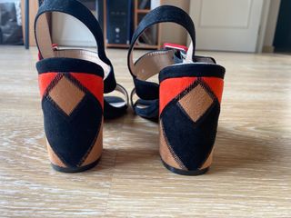 sandalias tacón hechas en España