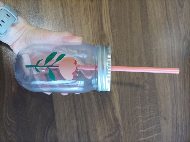 vaso con pajita