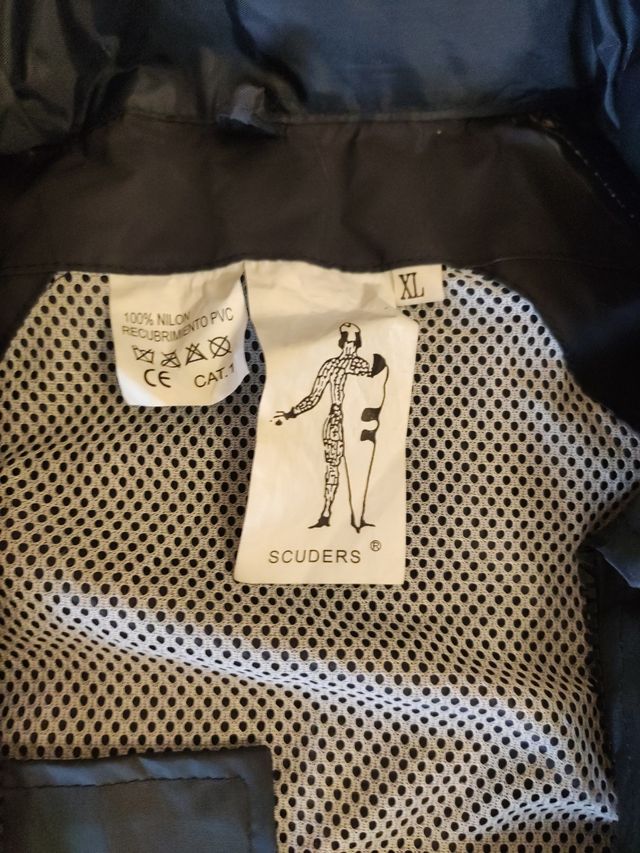 chubasquero completo 