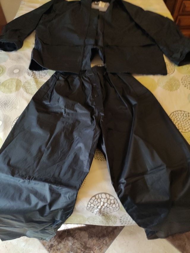 chubasquero completo 