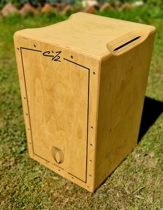 Cajon Flamenco Filigrane Zirkel – Handgefertigt In Sevilla, Birken-Deckel, Rutschfeste Stopper