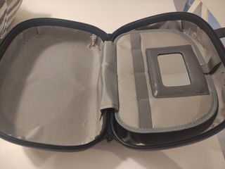 Maletín maquillaje color gris