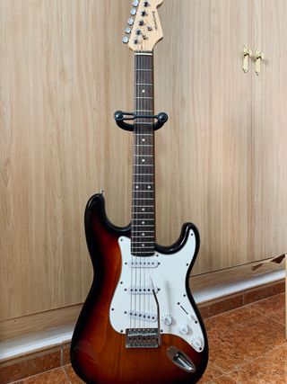 GUITARRA ELECTRICA + amplificador + afinador.