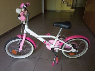 Bici niña aprendizaje