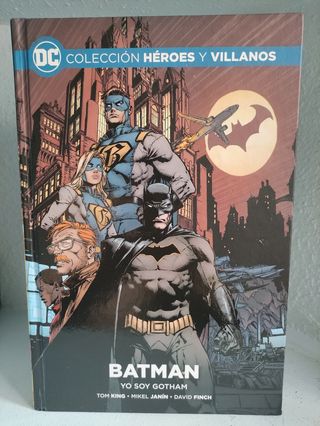 Lote tres comics DC. Heroes y villanos.
