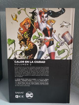 Lote tres comics DC. Heroes y villanos.