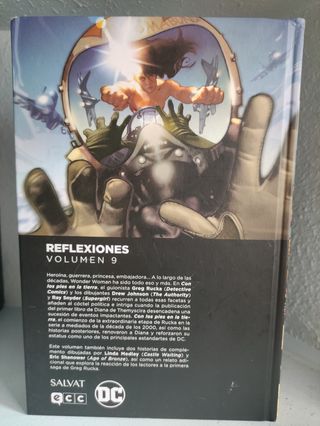 Lote tres comics DC. Heroes y villanos.