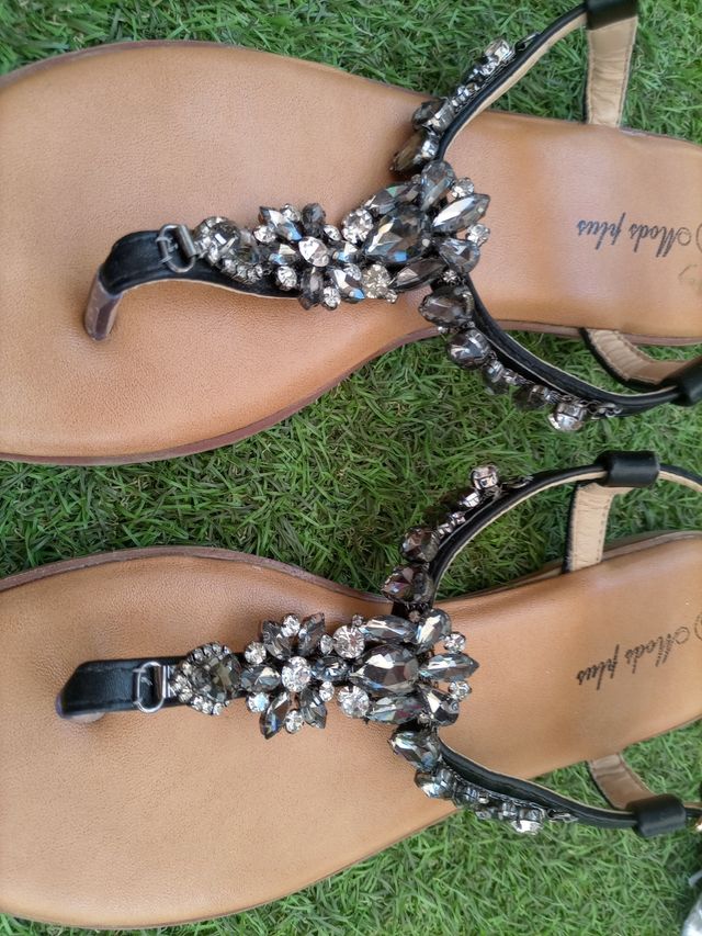 SANDALIAS CON PEDRERÍA