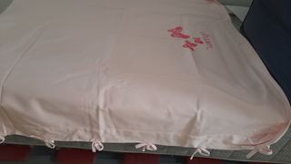 cabecero de tela rosa xon corazón