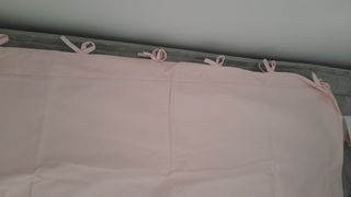 cabecero de tela rosa xon corazón