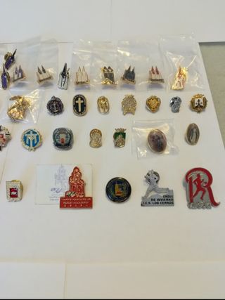 Colección de 81 pins cofrades Semana Santa Úbeda