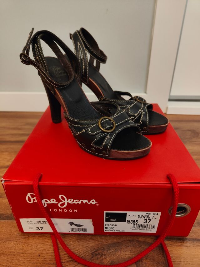 Sandalias piel Pepe Jeans negras madera
