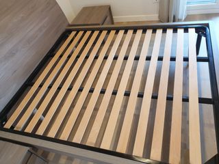 Letto matrimoniale + comodini