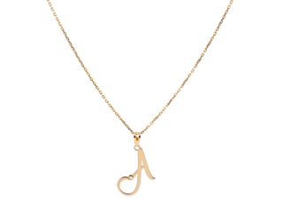 Cadena de oro 9K con inicial de diseño atrevido