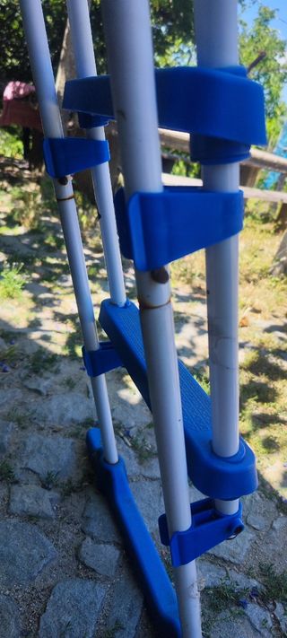 Escalera de piscina con 122 cm azul