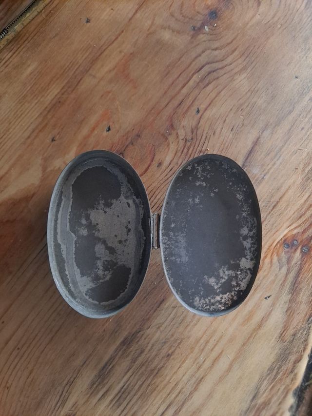 Scatola doppia in metallo/Scatola doppia in metallo antica