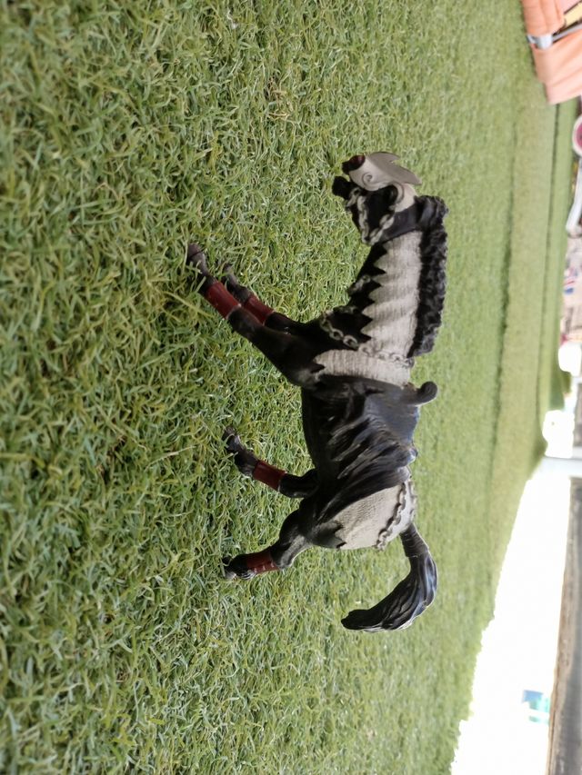 Figuras de potrillos de percherones