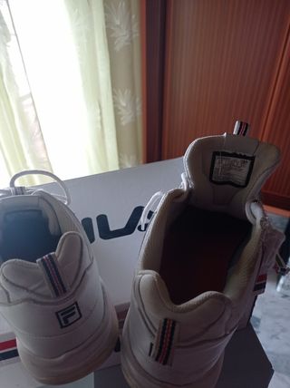 Zapatillas deportivas blancas Fila