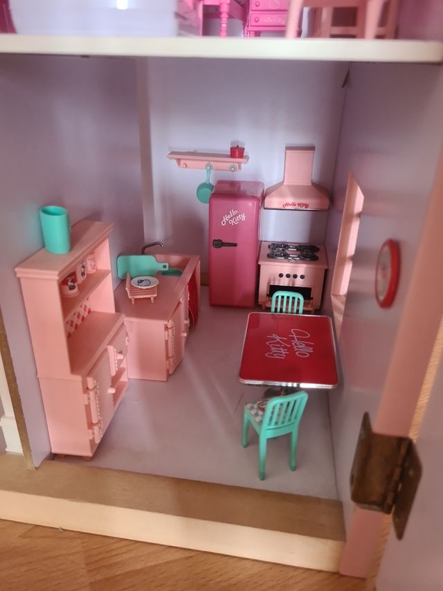 casita muñeca con mobiliario incluido