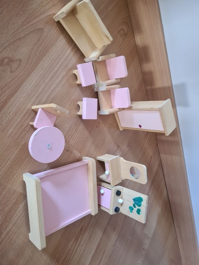 casita muñeca con mobiliario incluido