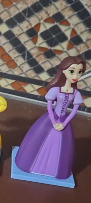 LOTE‼️4 FIGURAS DISNEY ENREDADOS