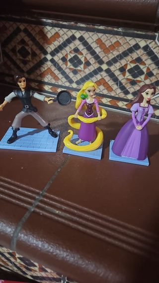 LOTE‼️4 FIGURAS DISNEY ENREDADOS