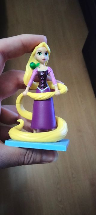 LOTE‼️4 FIGURAS DISNEY ENREDADOS