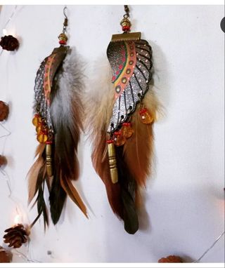 pendientes plumas alas artesanal multicolor dorado