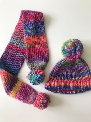 Conjunto gorro y bufanda de lana 