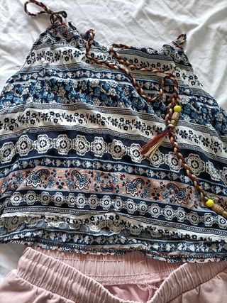 Conjunto de pantalon corto y tops