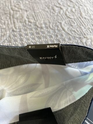 bañador hurley nuevo talla 30.