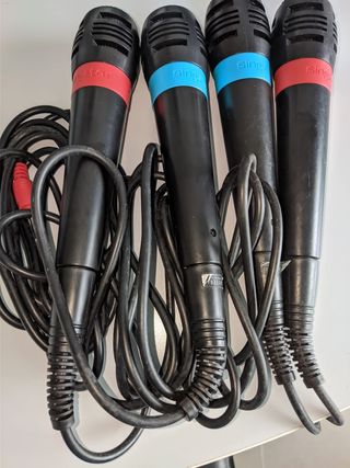 2 SingStar + 4 micros PlayStation 2
