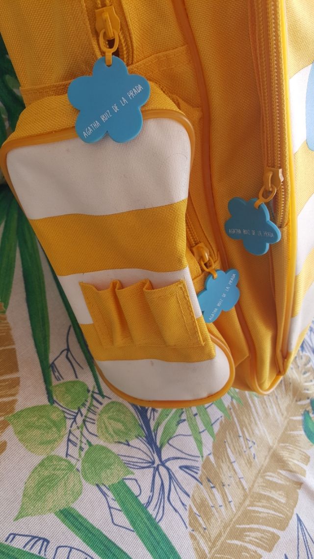 Mochila de Agatha Ruiz de la Prada con etiqueta