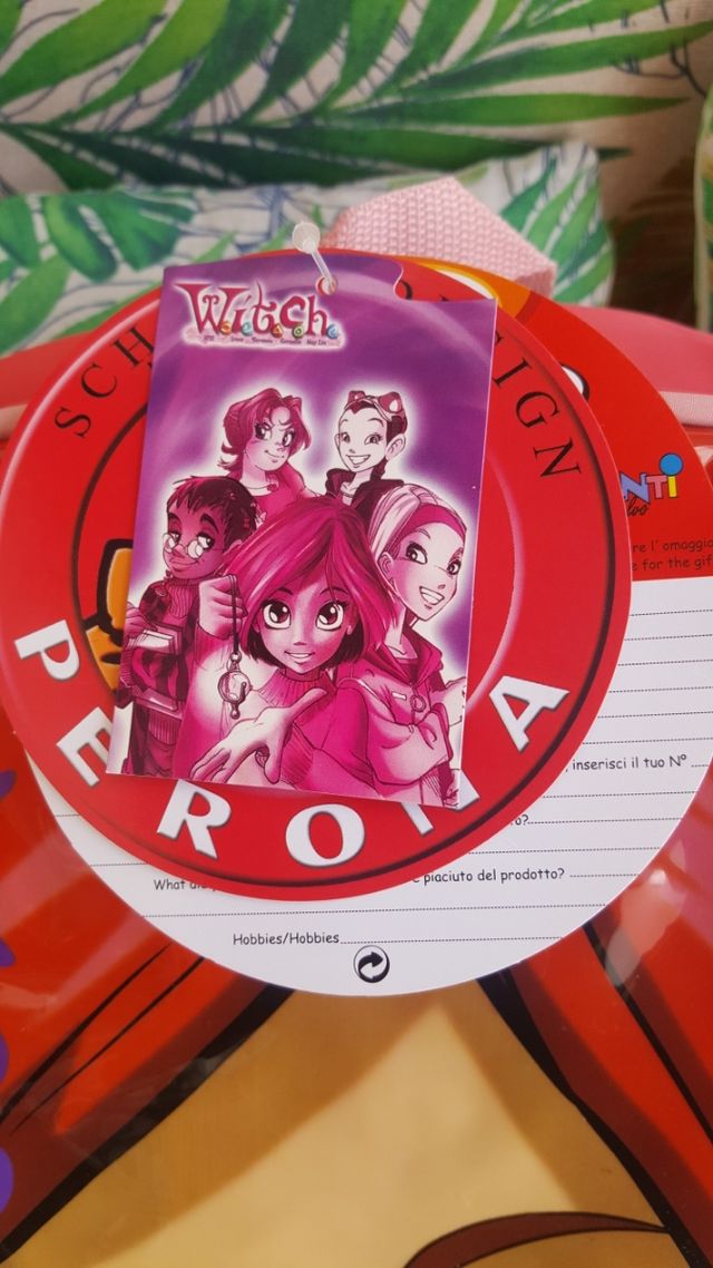 Lote Mochila y estuche de las Witch con etiqueta