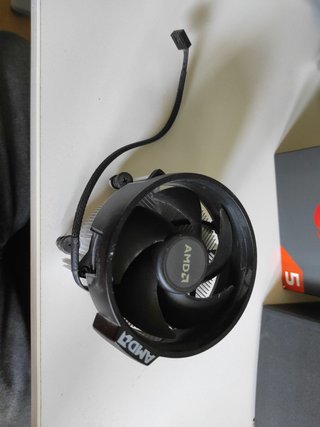 Procesador Ryzen 5 1600 + disipador original