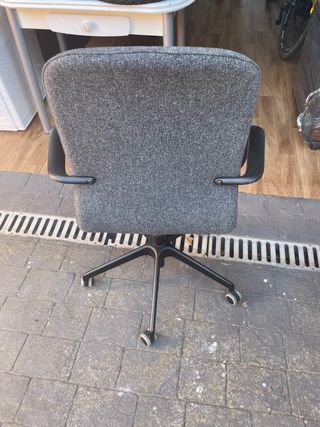 Silla oficina gris oscuro
