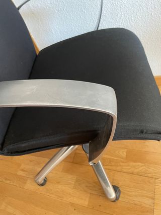Silla oficina gris oscuro
