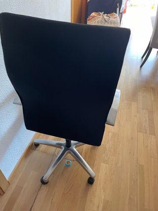 Silla oficina gris oscuro