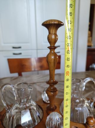 Olio e aceto antico con bottiglie in cristallo