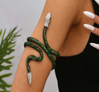 collar pulsera serpiente adaptable.
