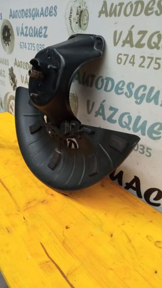 Soporte rueda repuesto portón Toyota Land Cruiser