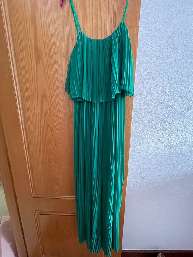 Mono verde talla única hasta 44 6€