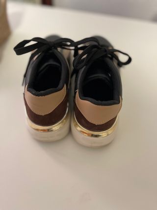 Playeras negras y regalo botines negros ante