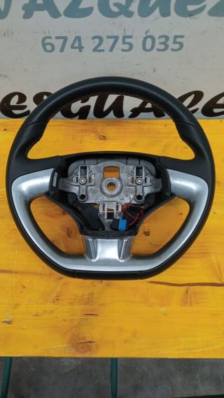 Volante DS3 plateado impecable 7.800km