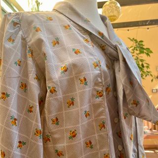 Camicia donna vintage '70 fiocco frontale fiori