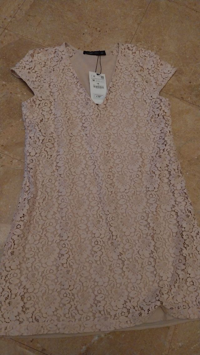 Vestido precioso encaje zara sin estrenar
