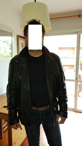 Cazadora de piel con cremalleras