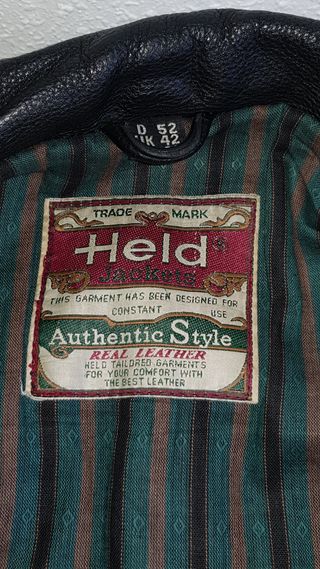 Cazadora de piel con cremalleras